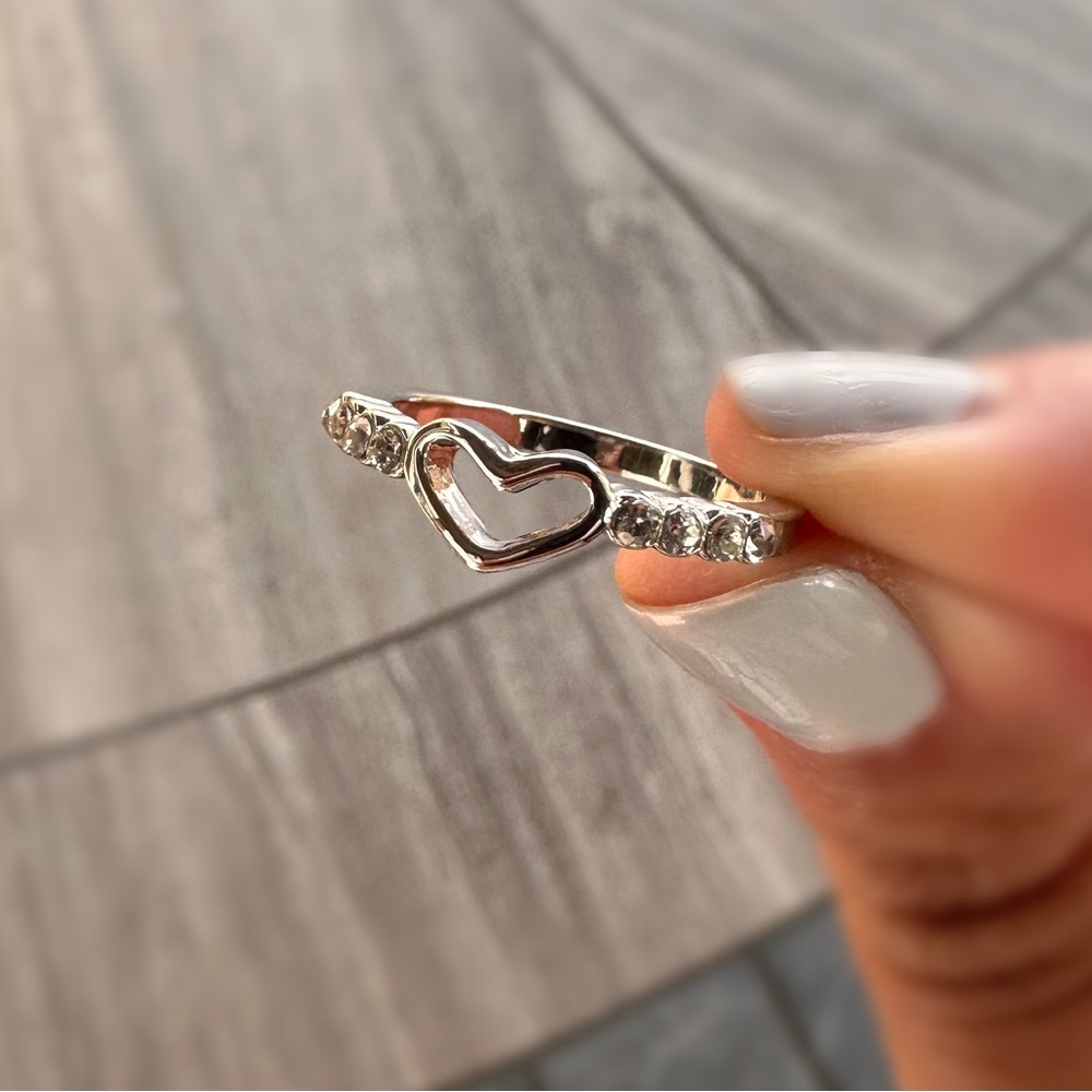✨NEW Silver plated open heart ring with cubic zirconia gemstones✨